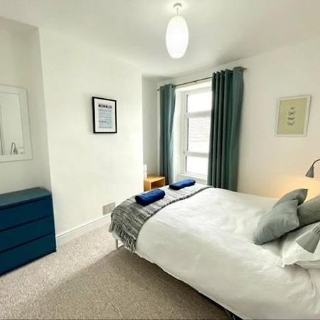 *Family Home In Mumbles. Close To The Beach* Екстериор снимка
