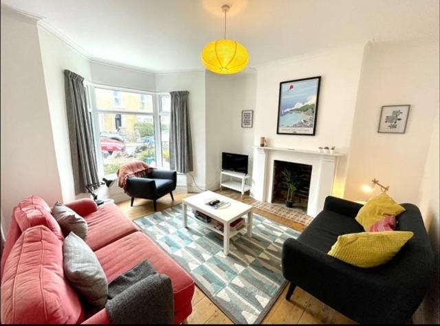 *Family Home In Mumbles. Close To The Beach* Екстериор снимка