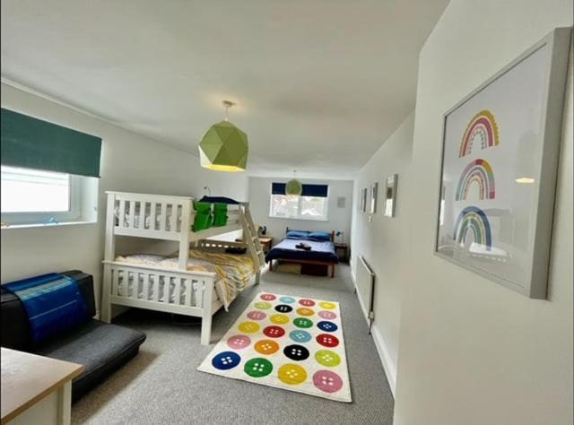 *Family Home In Mumbles. Close To The Beach* Екстериор снимка